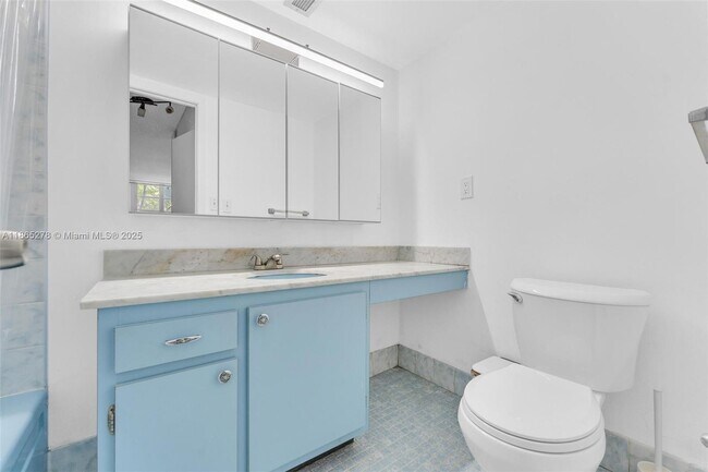 Building Photo - 2780 NE 183rd St
