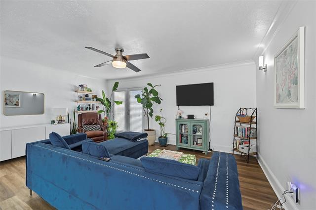 Primary Photo - 5927 E University Blvd