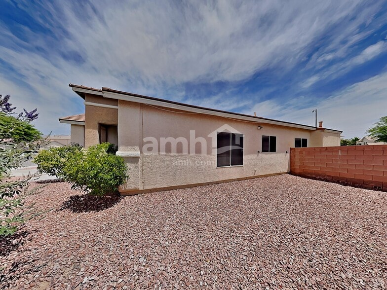 Building Photo - 6208 Morning Wing Dr