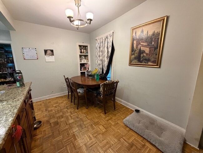 Building Photo - 412 Dewey St