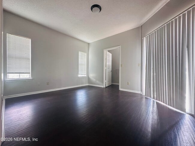 Building Photo - 3938 Hendricks Ave