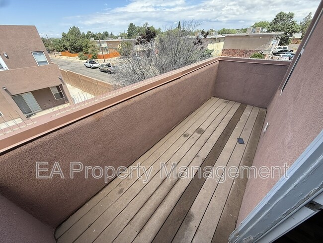 Building Photo - 927 Tieran Ct NE
