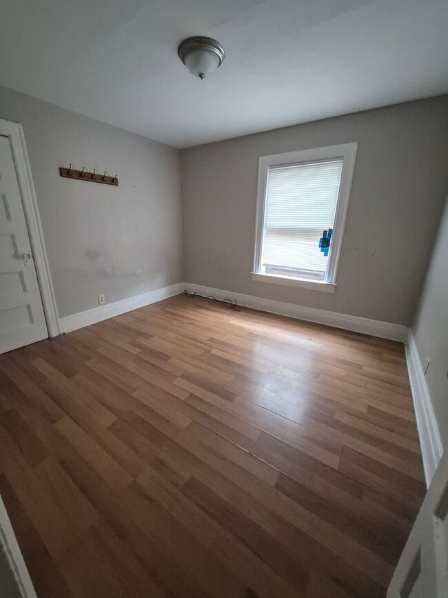 Building Photo - 1107-1109 South Clinton