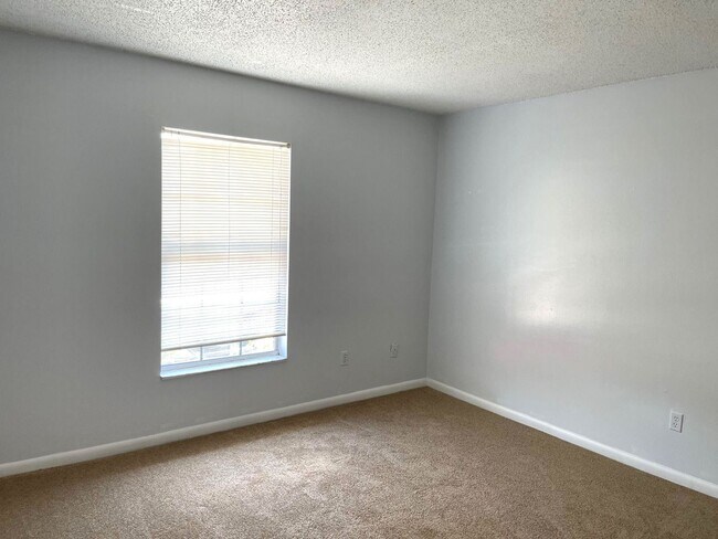 Building Photo - LH7368