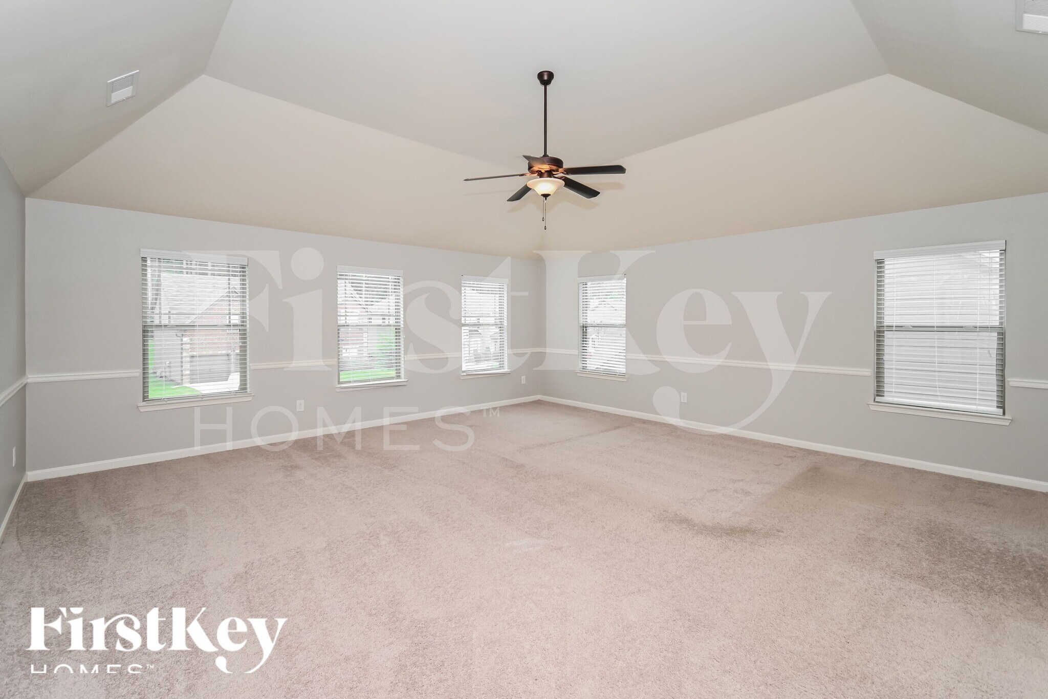 Building Photo - 1087 Sly Fox Run