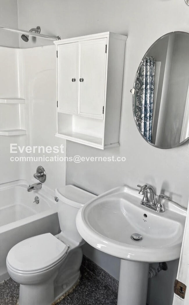 Building Photo - 4065 Harwood Rd