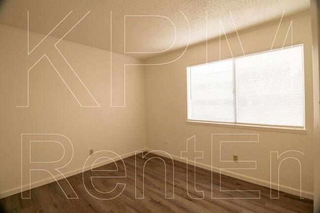 Building Photo - 8413 Neubourg Dr
