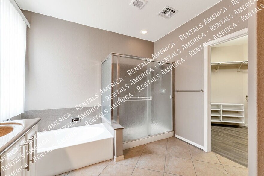 Building Photo - 12936 N Salt Cedar Dr