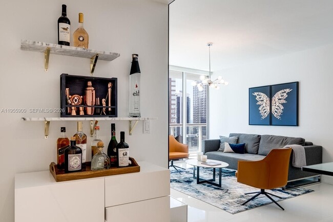 Building Photo - 475 Brickell Ave