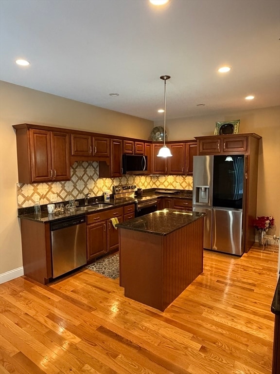 Building Photo - 17 Two Ponds Rd