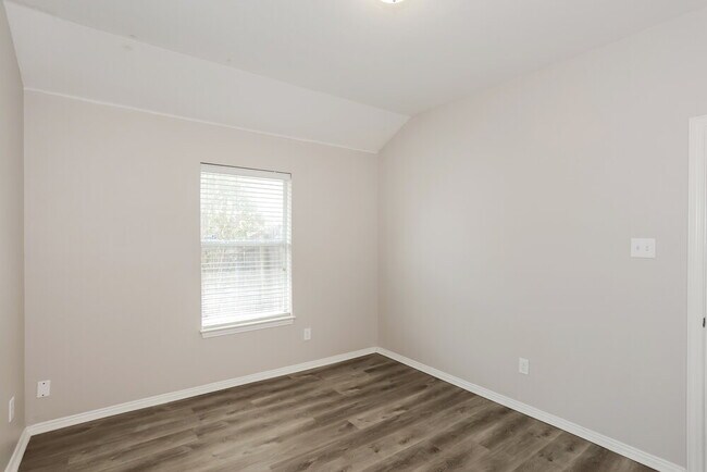 Building Photo - 212 Arrowhead Dr