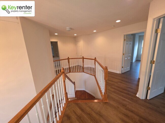 Building Photo - Beautiful 4-Bedroom Home in New Market – Hardwood Floors, Modern Kitchen, 2-Car Garage & Yard Car...