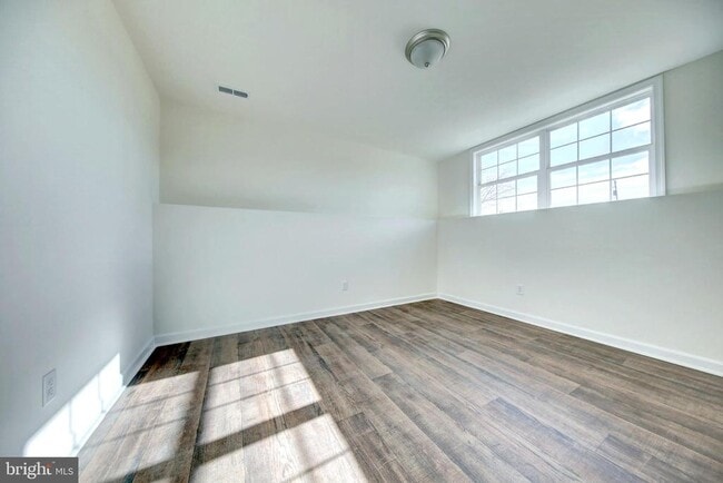 Building Photo - 88 Brookside Ave