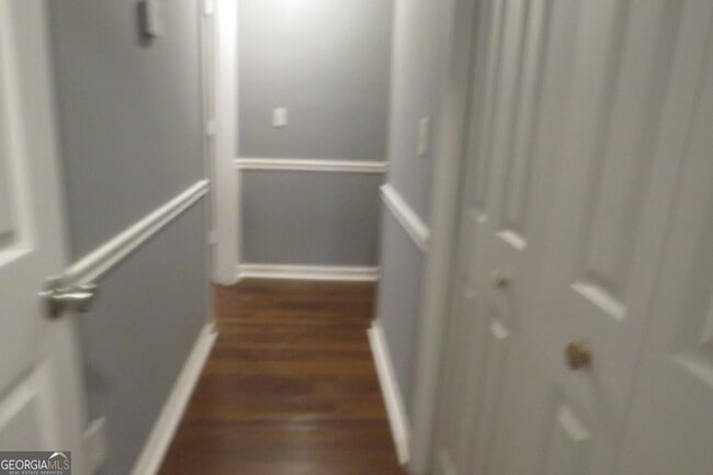 Building Photo - 1105 Hampton Rd