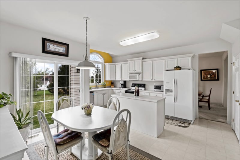 Building Photo - 115 Watch Hill Rd