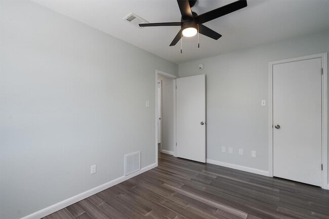 Building Photo - 6300 Crumley Ln