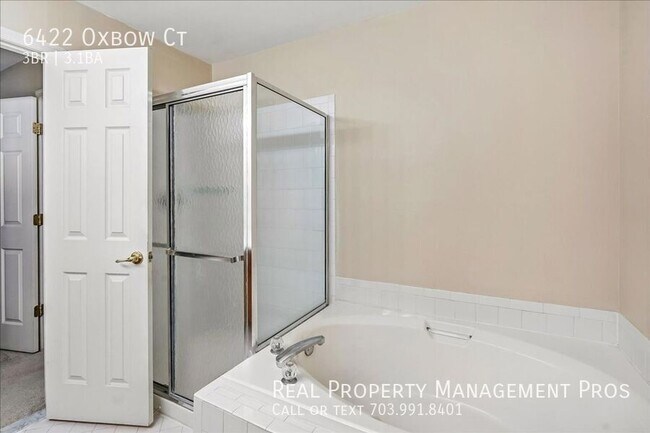 Building Photo - 6422 Oxbow Ct