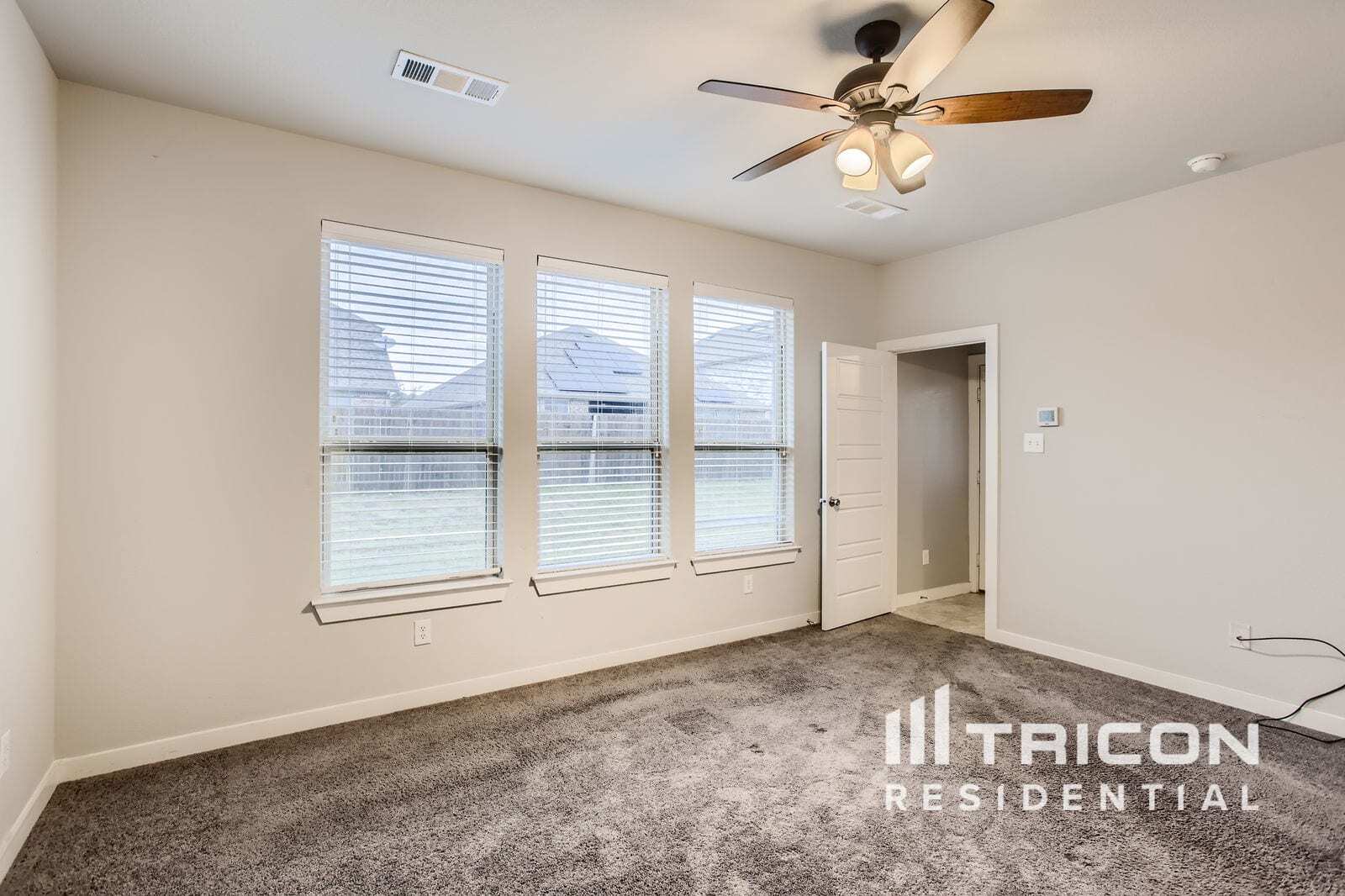 Building Photo - 1620 Village Creek Dr