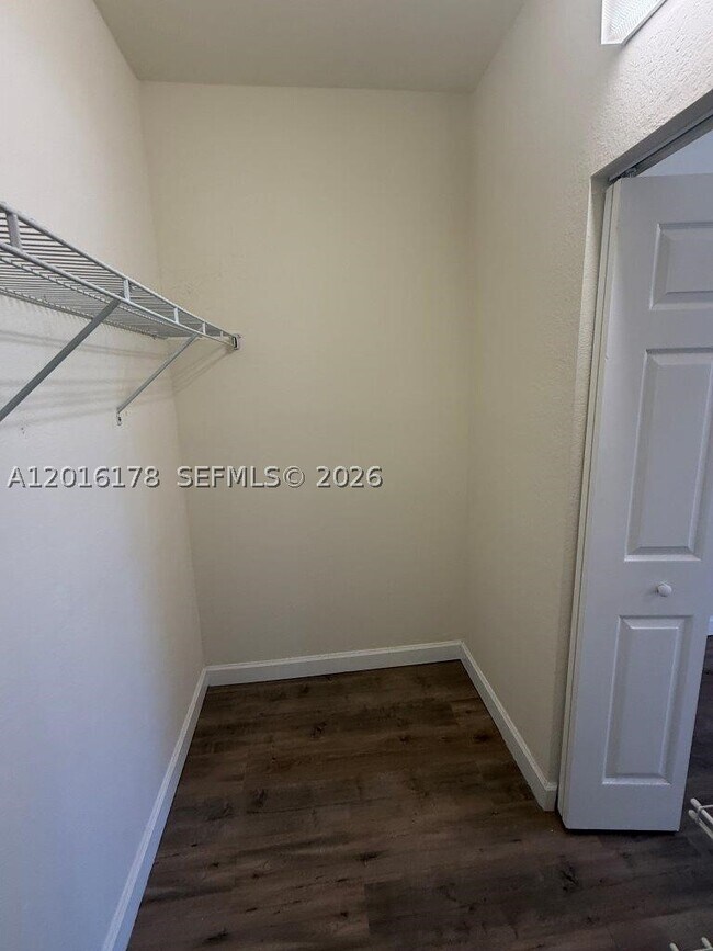 Building Photo - 11540 SW 151 Ave