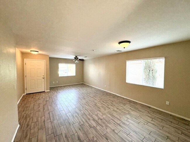Building Photo - LARGE 4 Bedroom 3 Bathroom Copper Basin Home!
