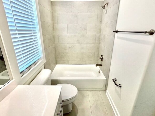 Building Photo - Now Leasing at Cedar Bluff – 4BR Townhomes...