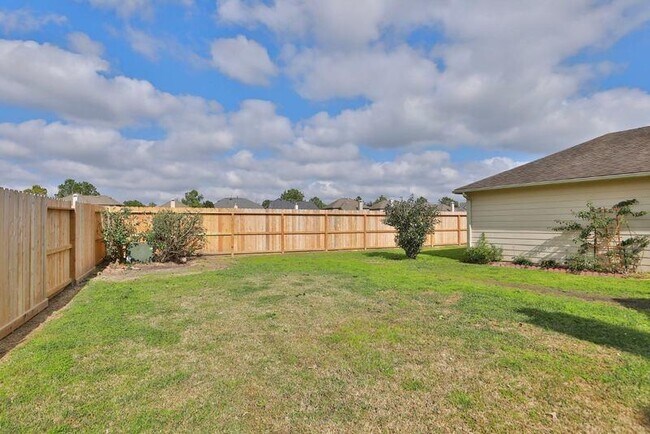 Building Photo - 26215 Park Ivy Ln