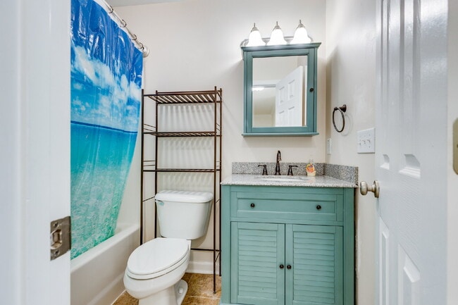 Building Photo - Spacious Spring Hill Rental in Sought-Afte...