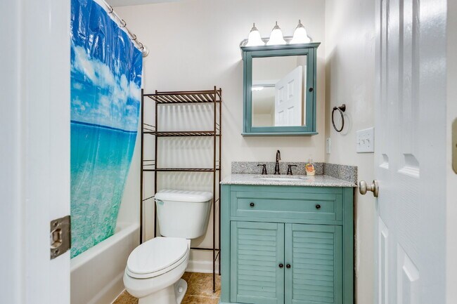 Building Photo - Spacious Spring Hill Rental in Sought-After Wades Grove Community