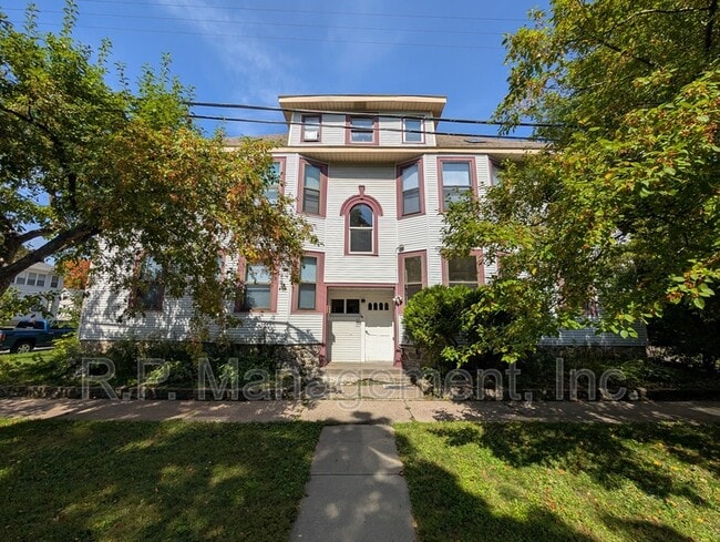 Building Photo - 61 Delos St W
