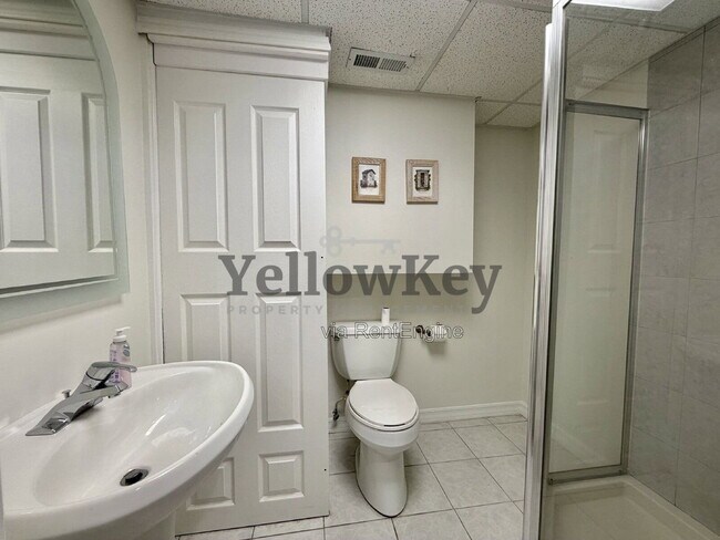 Building Photo - 11121 Indian Woods Dr