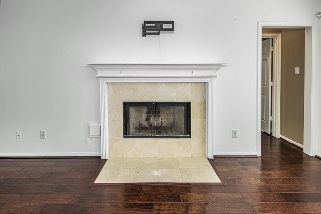 Building Photo - 6219 Surfside Ln