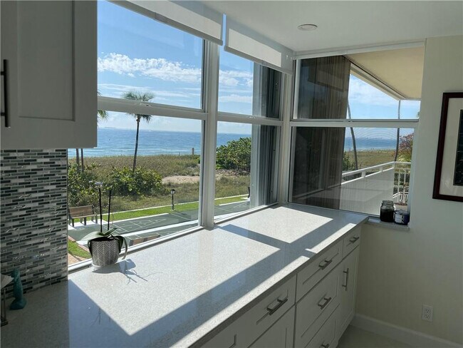 Building Photo - 5200 N Ocean Blvd