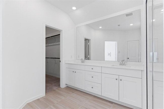 Building Photo - 27531 Sunterra Village Dr