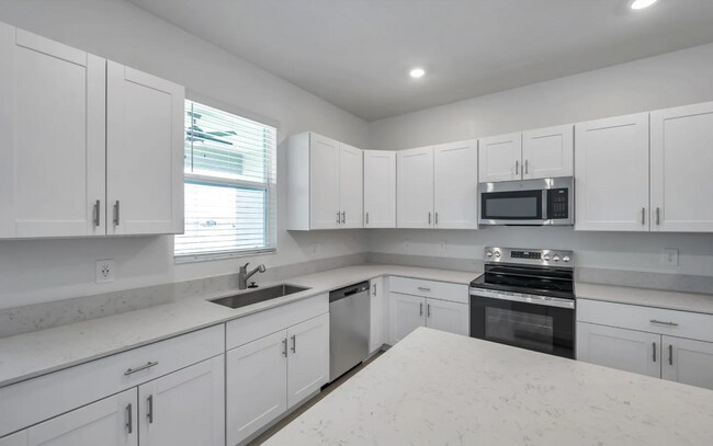 Building Photo - 9438 Cannon Bch Dr