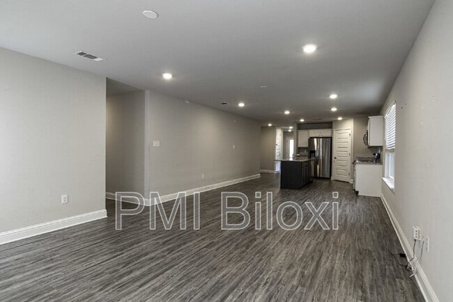 Building Photo - 6467 Eastland Cir