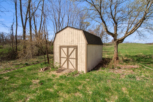 Building Photo - 8535 Scully Rd