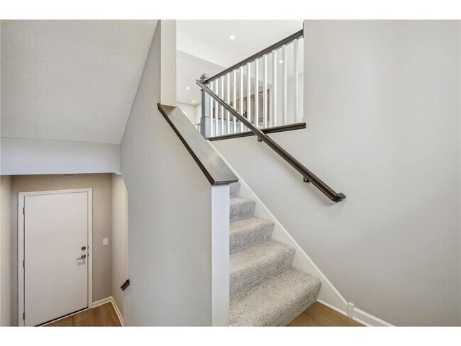 Building Photo - 6993 Huckleberry Dr