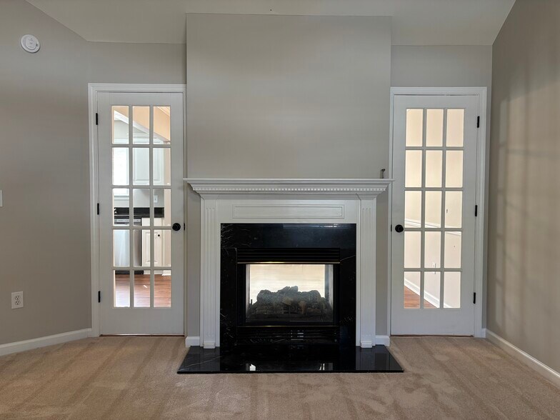 Building Photo - 808 Woodsford Dr