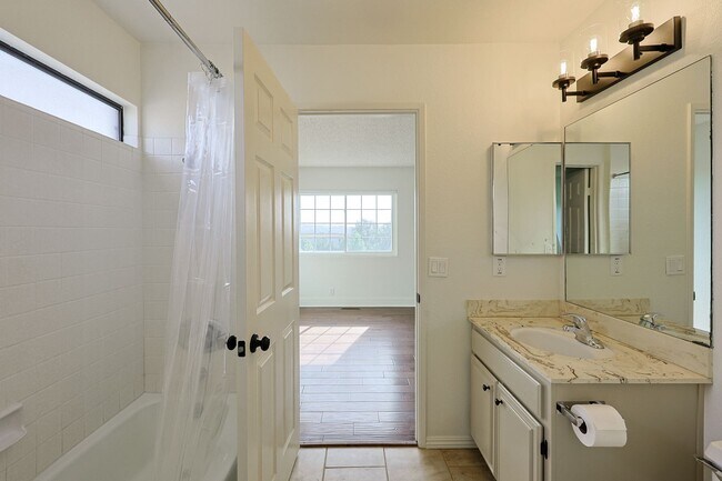 Building Photo - Spacious 4 Bed / 3 Bath Home in Desirable Nebo Hill – La Mesa (3,056 Sq Ft)