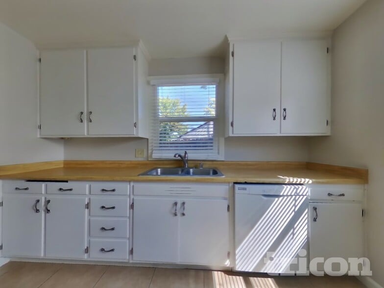 Building Photo - 107 Johnson Ave