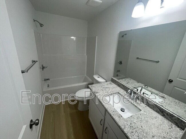 Building Photo - 1115 Grace Ave