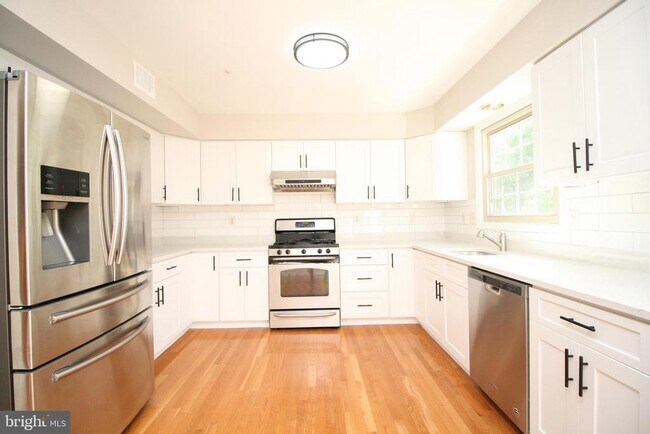 Building Photo - 10137 Treble Ct