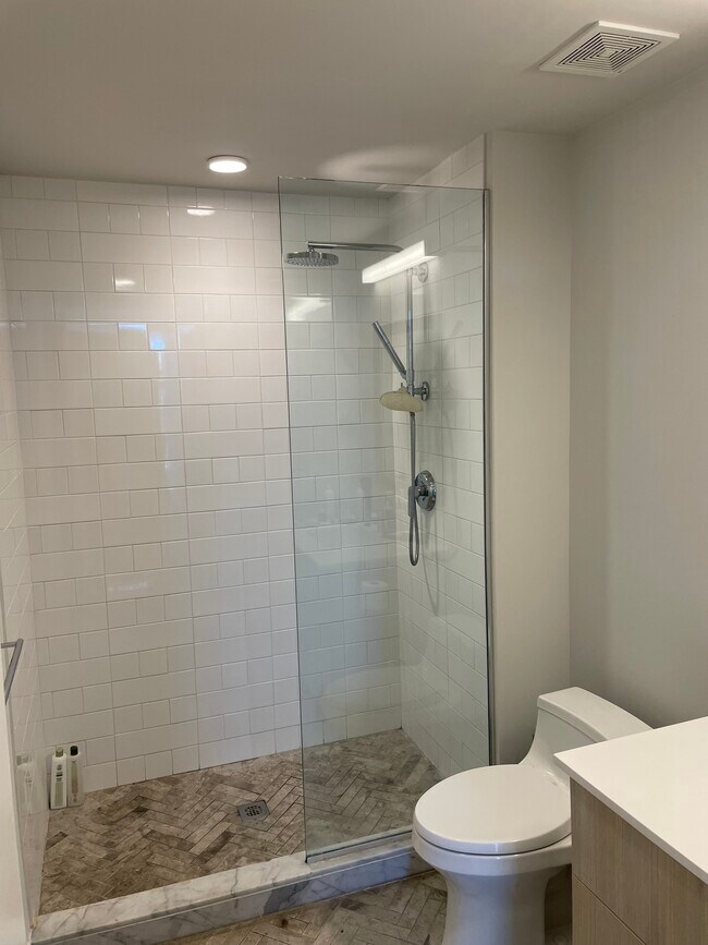 Bathroom 2 - 1200 Harbor Blvd