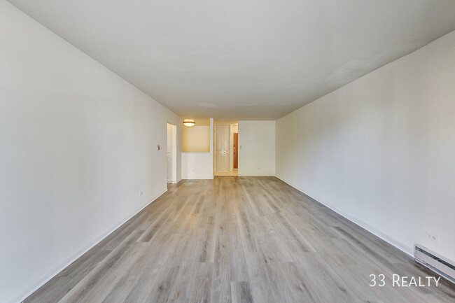 Building Photo - Oak Lawn / The Vine Apartments / 1 Bed / P...