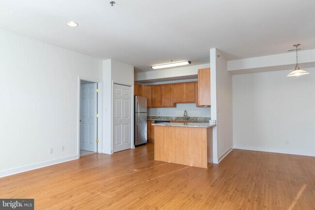 Building Photo - 1704 Shallcross Ave