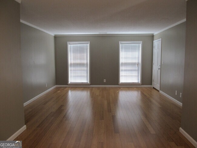 Building Photo - 502 Park Ave