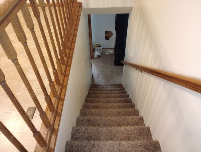 Building Photo - Three bedroom two bathroom twin home