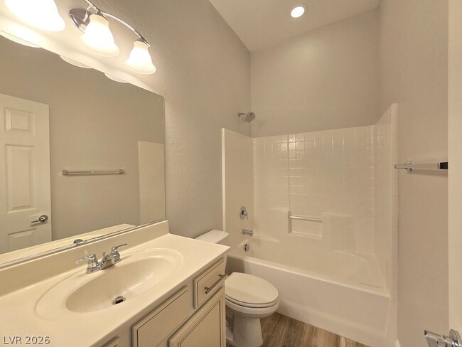 Building Photo - 8090 Ancient Oaks Ave