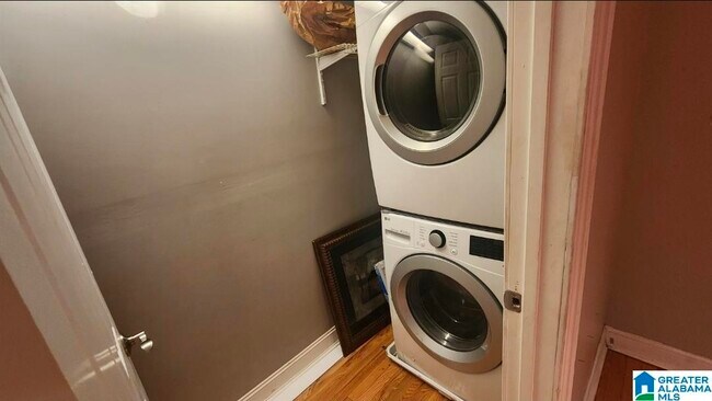 Building Photo - 361 Roebuck Dr