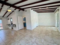 Building Photo - Beautiful 3 Bed / 2 Bath Home in La Mesa –...
